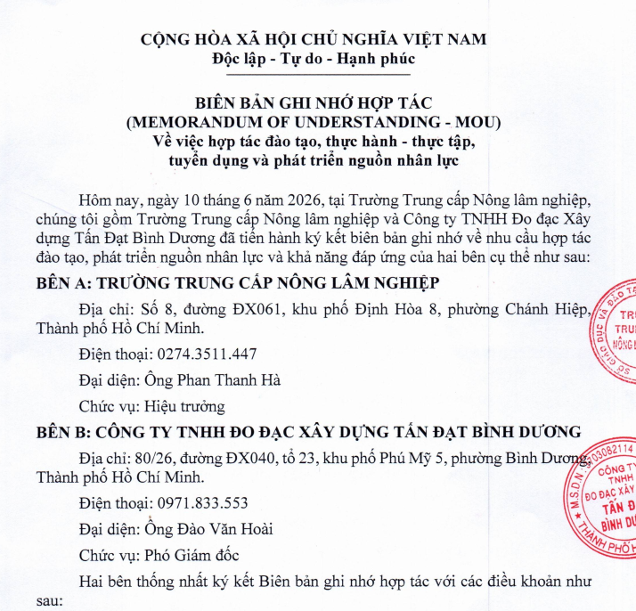 Biên bản hợp tác giữa Trường TCNLN với Công ty TNHH đo đạc xây dựng Tấn Đạt Bình Dương
